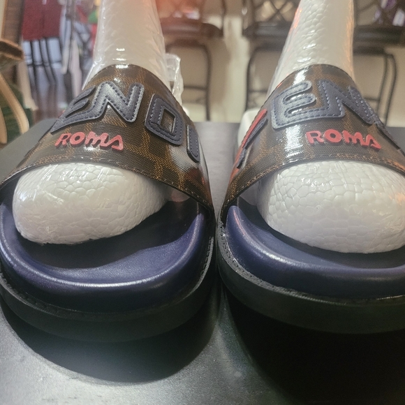 FENDI SLIDES - Picture 8 of 8